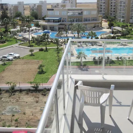 Apartment Angel's At Caesar Trikomo