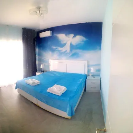 Apartment Angel's At Caesar Trikomo
